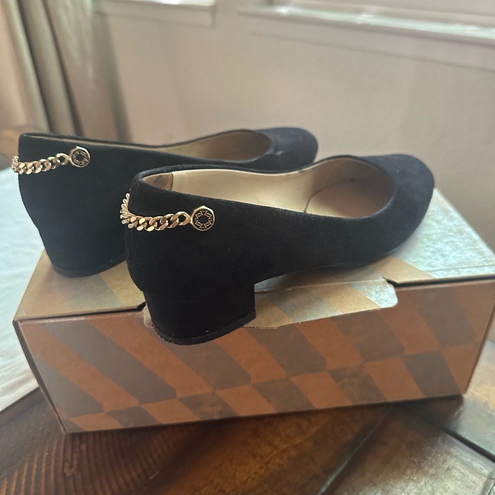 Elegant Black Chain Detail Women's Shoes worn only once